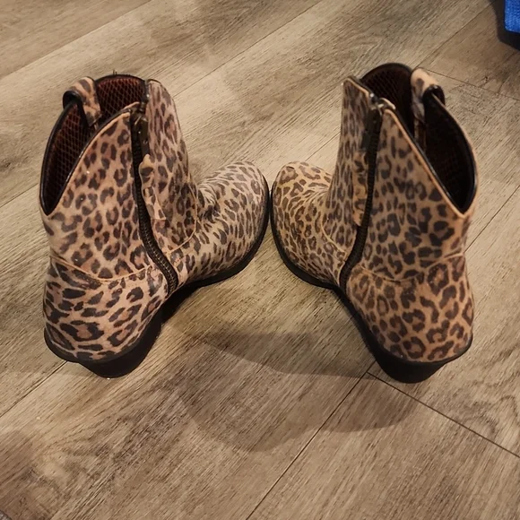 Ariat leapored print darlin booties size 7 - Picture 7 of 12
